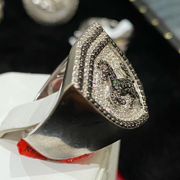 REAL DIAMOND Ferrari Ring exclusive collection only 1 made like it NO FAKE STONE - Picture 4 of 9